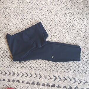 Lululemon base pace High Rise 25” leggings size 6